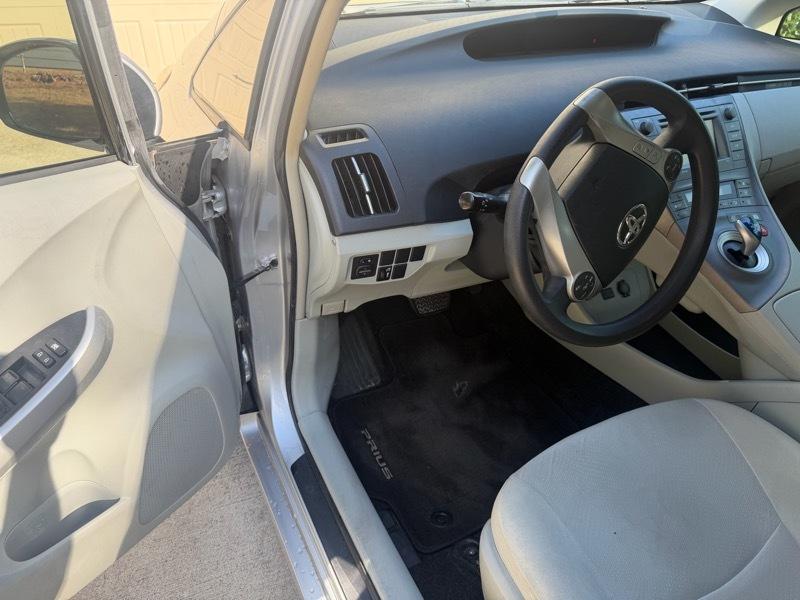 Toyota Prius Prius V 2012