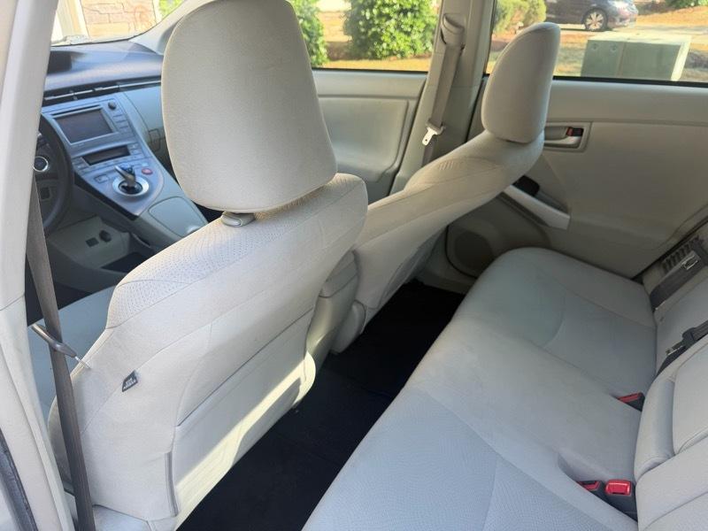 Toyota Prius Prius V 2012