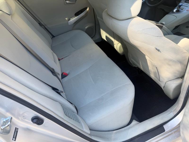 Toyota Prius Prius V 2012