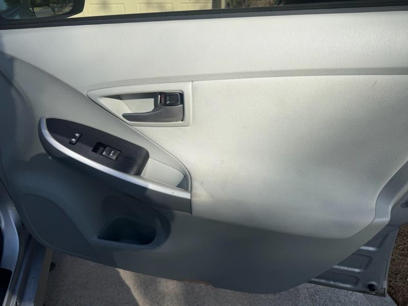 Toyota Prius Prius V 2012