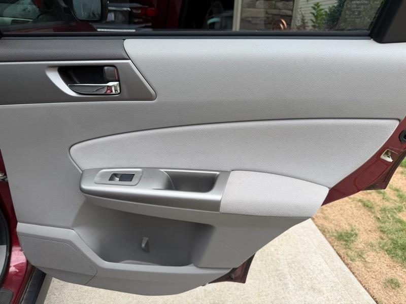 Subaru Forester 2.5X Limited 2010