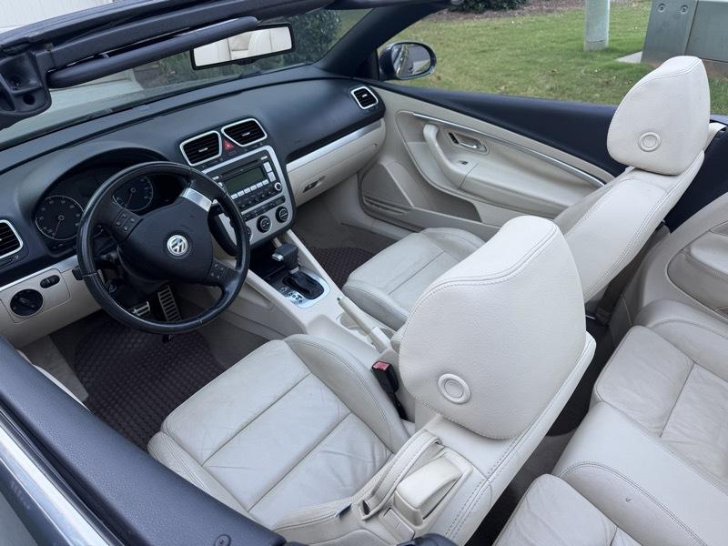 Volkswagen Eos 2.0T w/ Sport Pkg. 2007