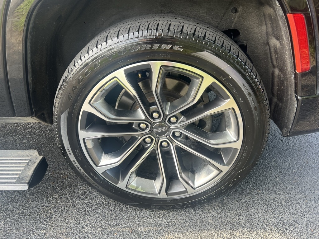 Jeep Grand Wagoneer  2022