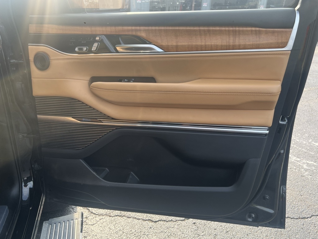 Jeep Grand Wagoneer  2022