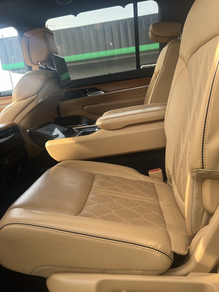 Jeep Grand Wagoneer  2022