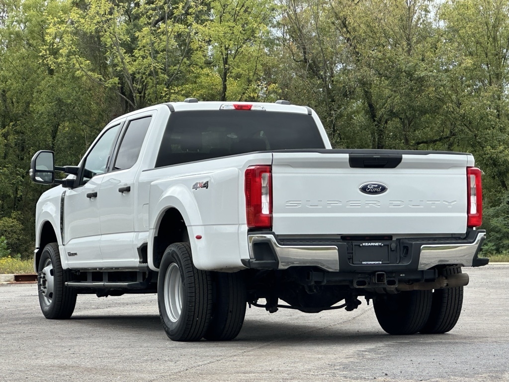 2024 Ford F-350 XLT photo 3