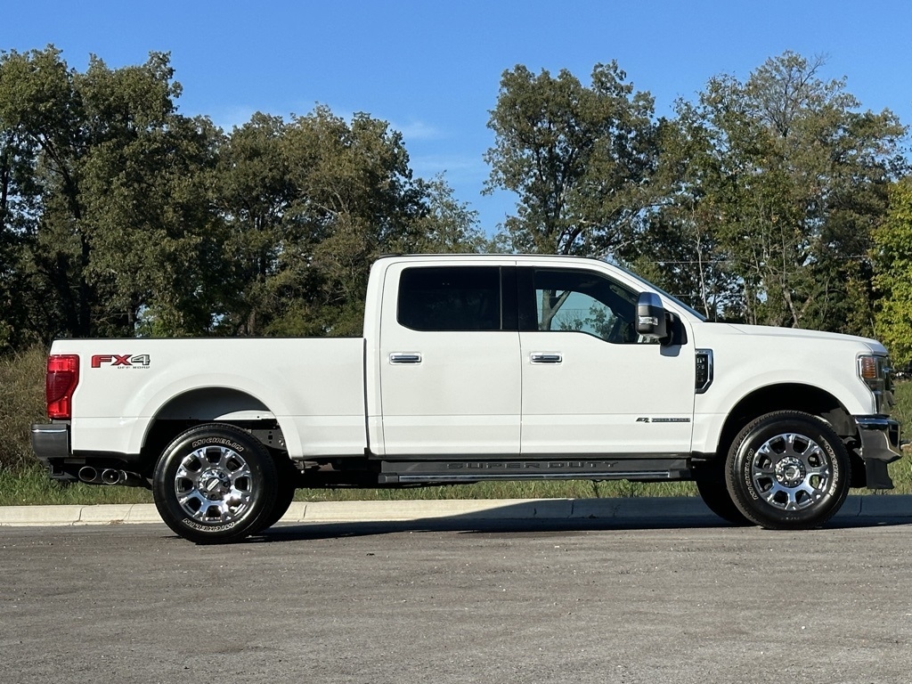 2022 Ford F-350 Lariat photo 2