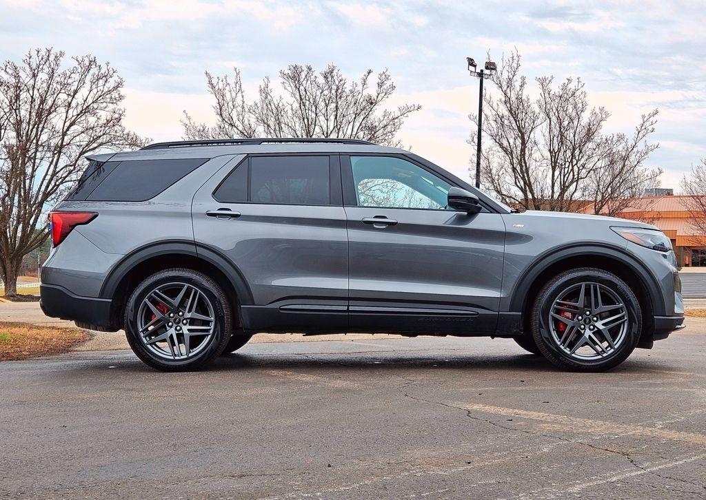 Ford Explorer  2025