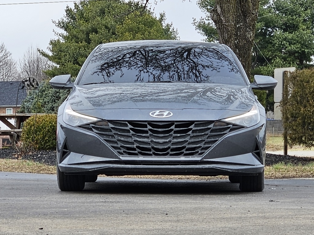 Hyundai Elantra  2023