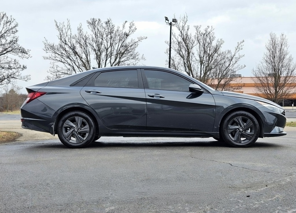 Hyundai Elantra  2023