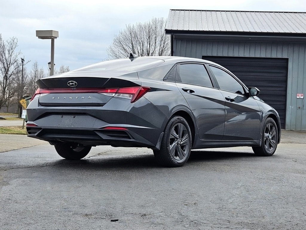 Hyundai Elantra  2023