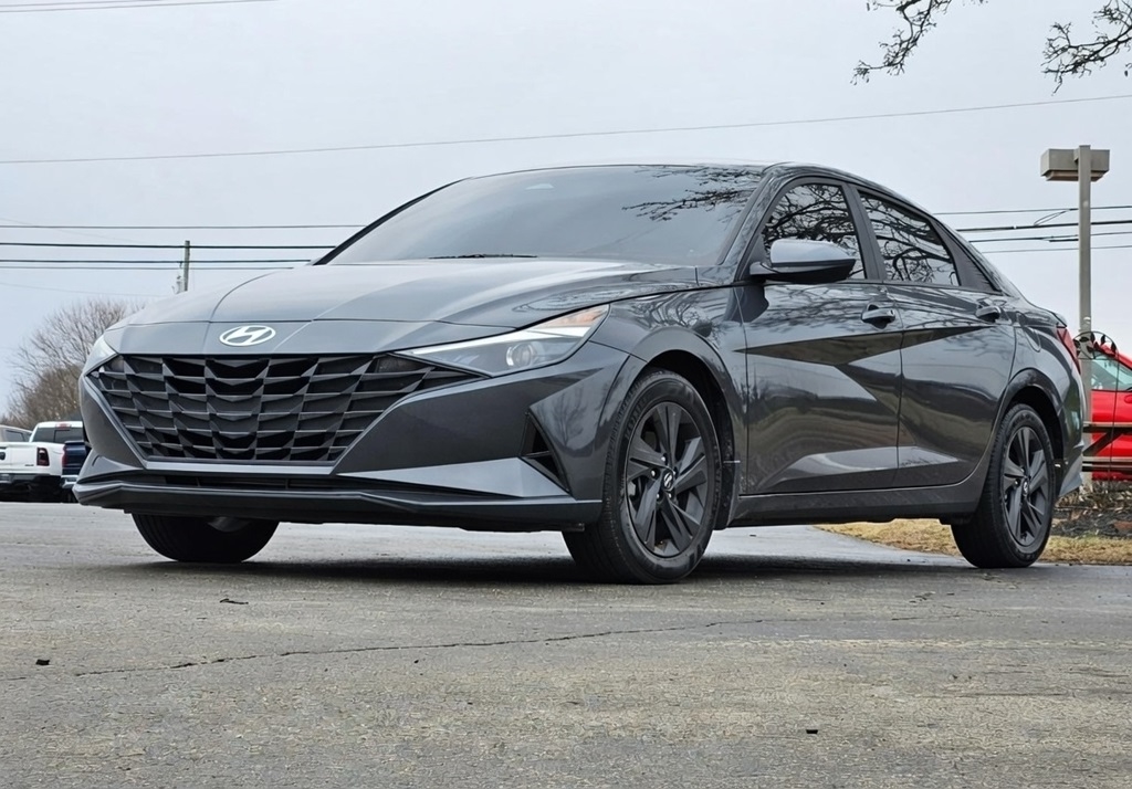 Hyundai Elantra  2023
