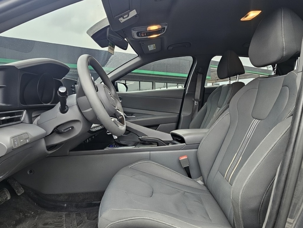 Hyundai Elantra  2023