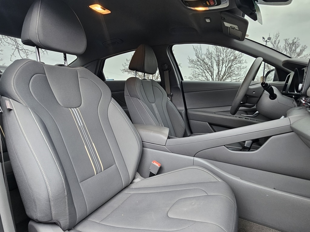 Hyundai Elantra  2023