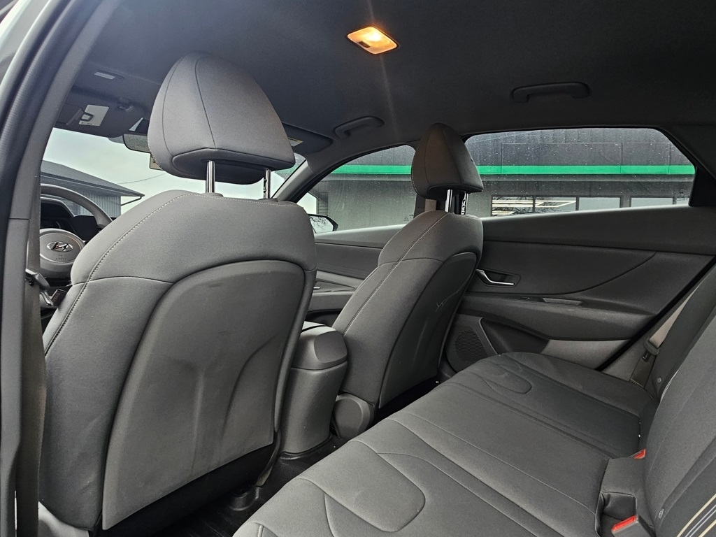 Hyundai Elantra  2023