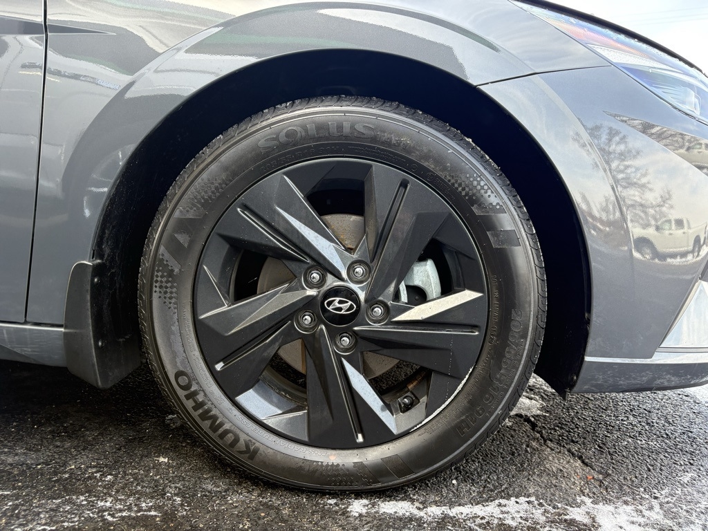 Hyundai Elantra  2023