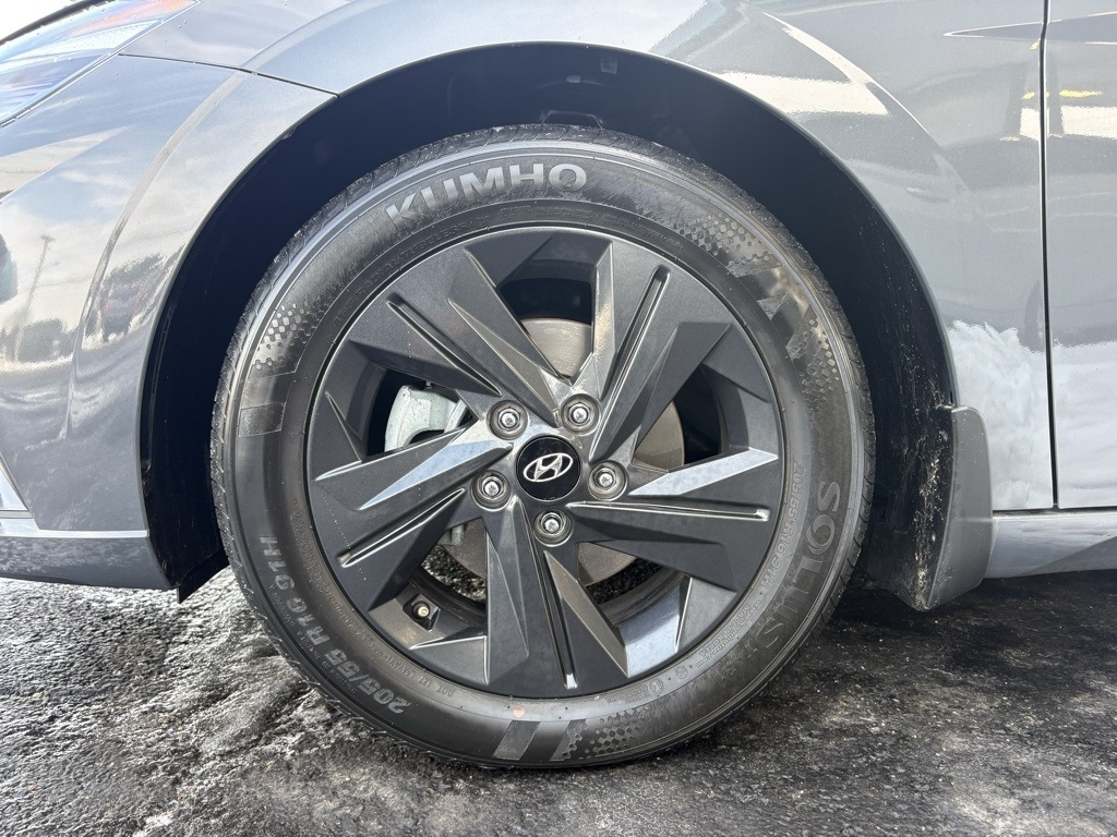 Hyundai Elantra  2023