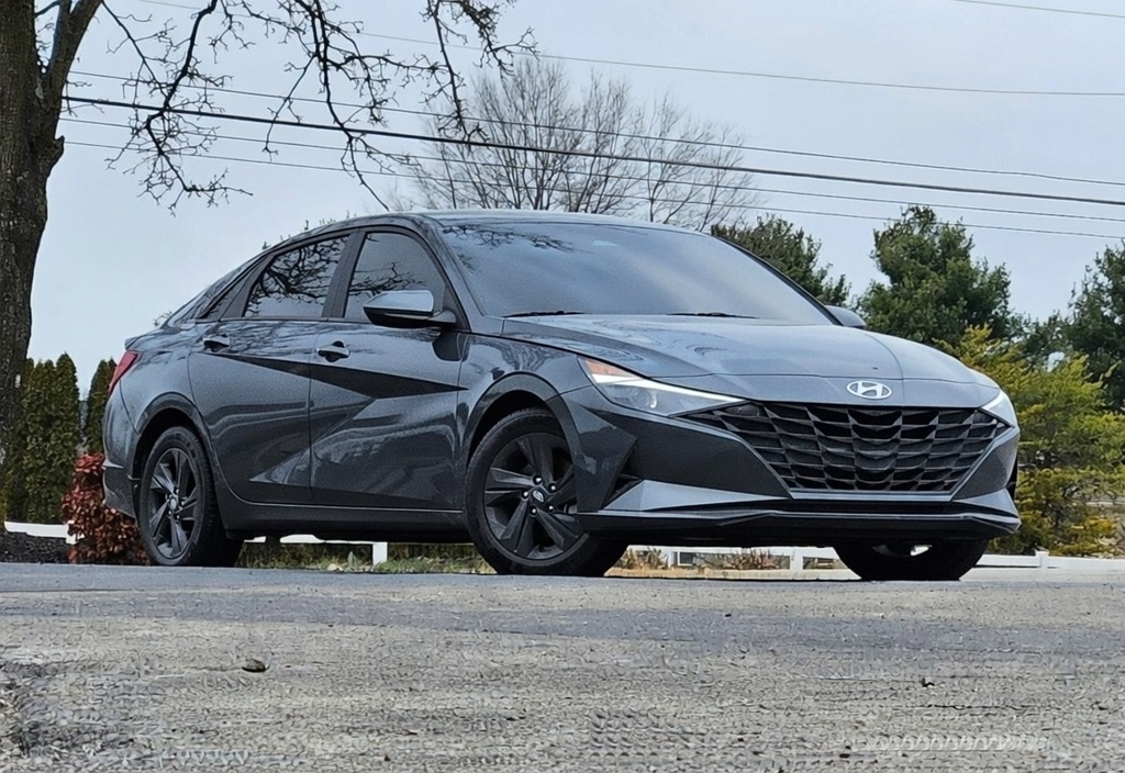 Hyundai Elantra  2023