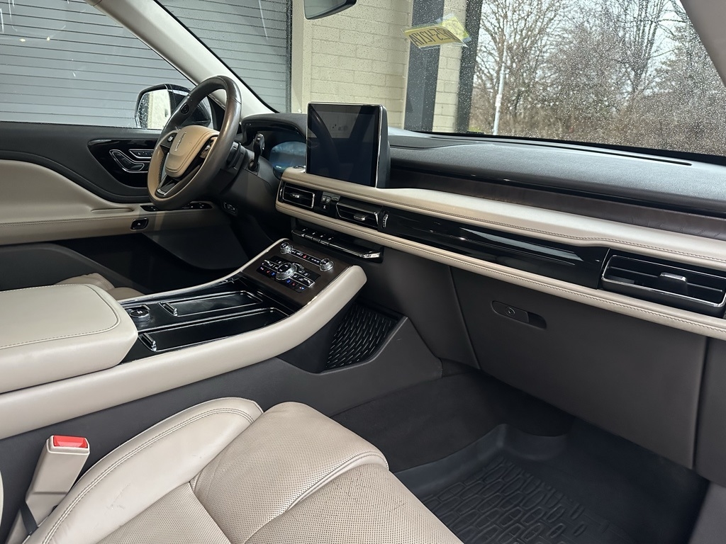 Lincoln Aviator  2020