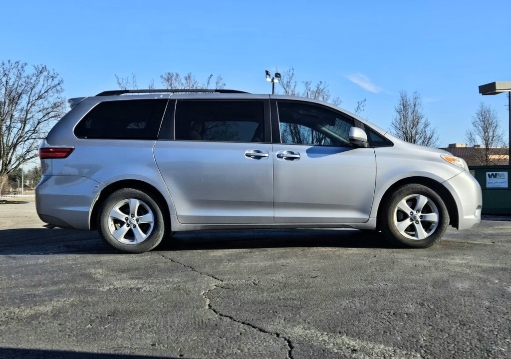 Toyota Sienna  2015