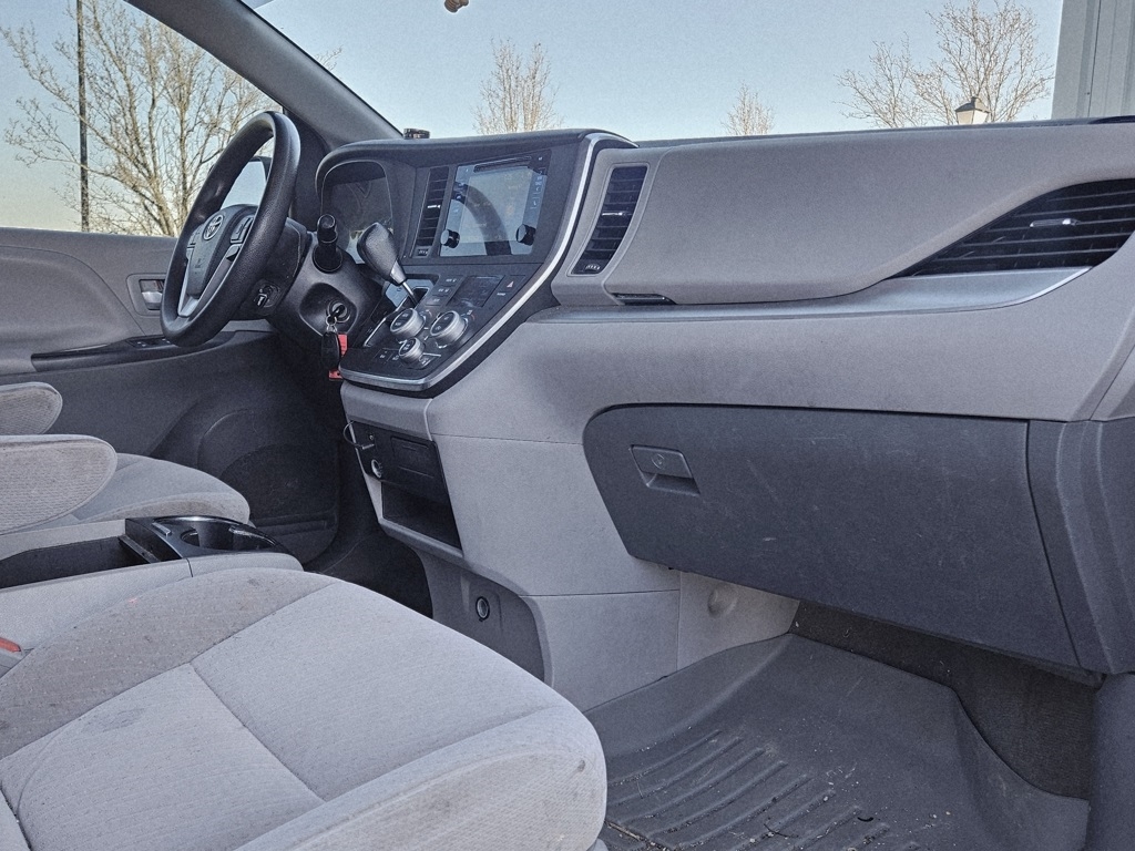 Toyota Sienna  2015