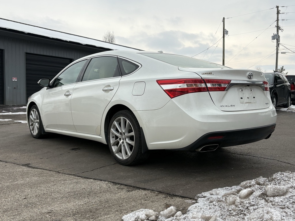 Toyota Avalon  2013