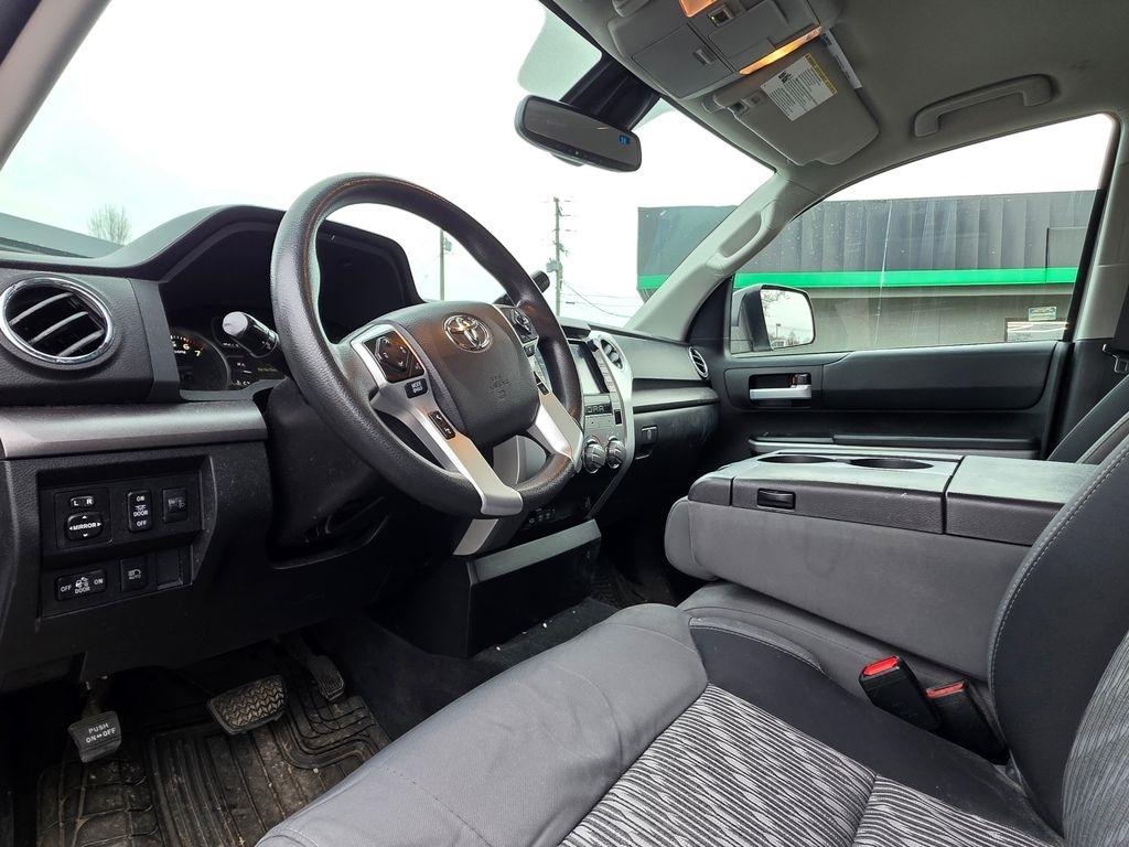 Toyota Tundra 2WD  2021