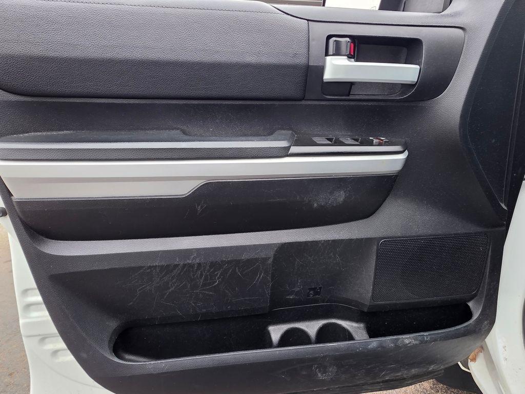 Toyota Tundra 2WD  2021