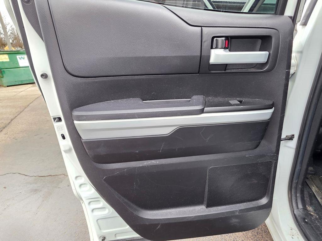 Toyota Tundra 2WD  2021