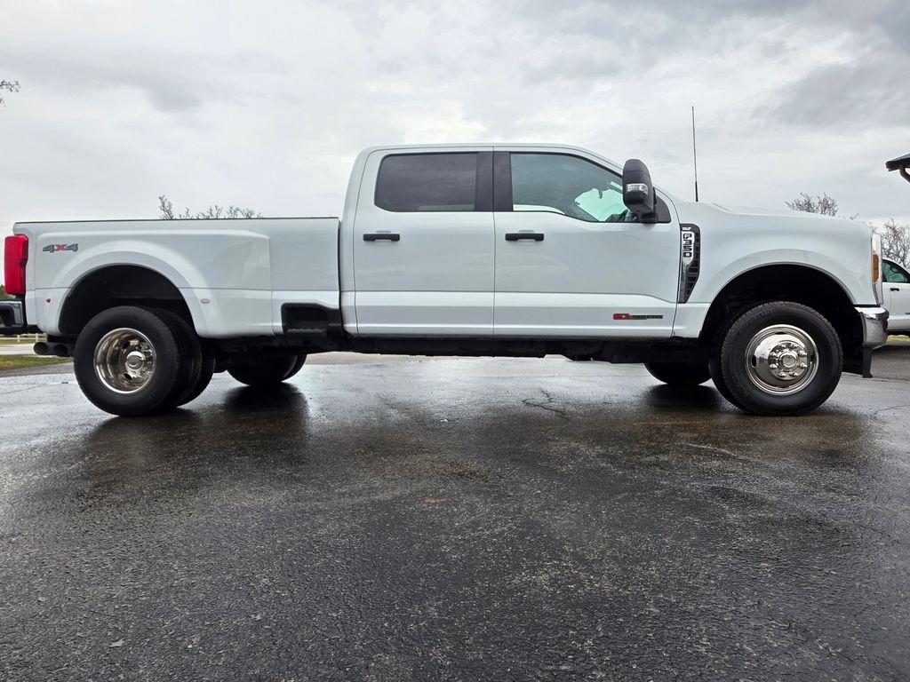 Ford Super Duty F-350 DRW  2024
