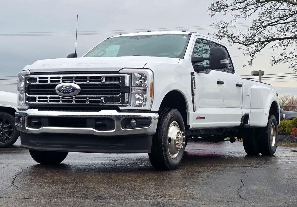 Ford Super Duty F-350 DRW  2024