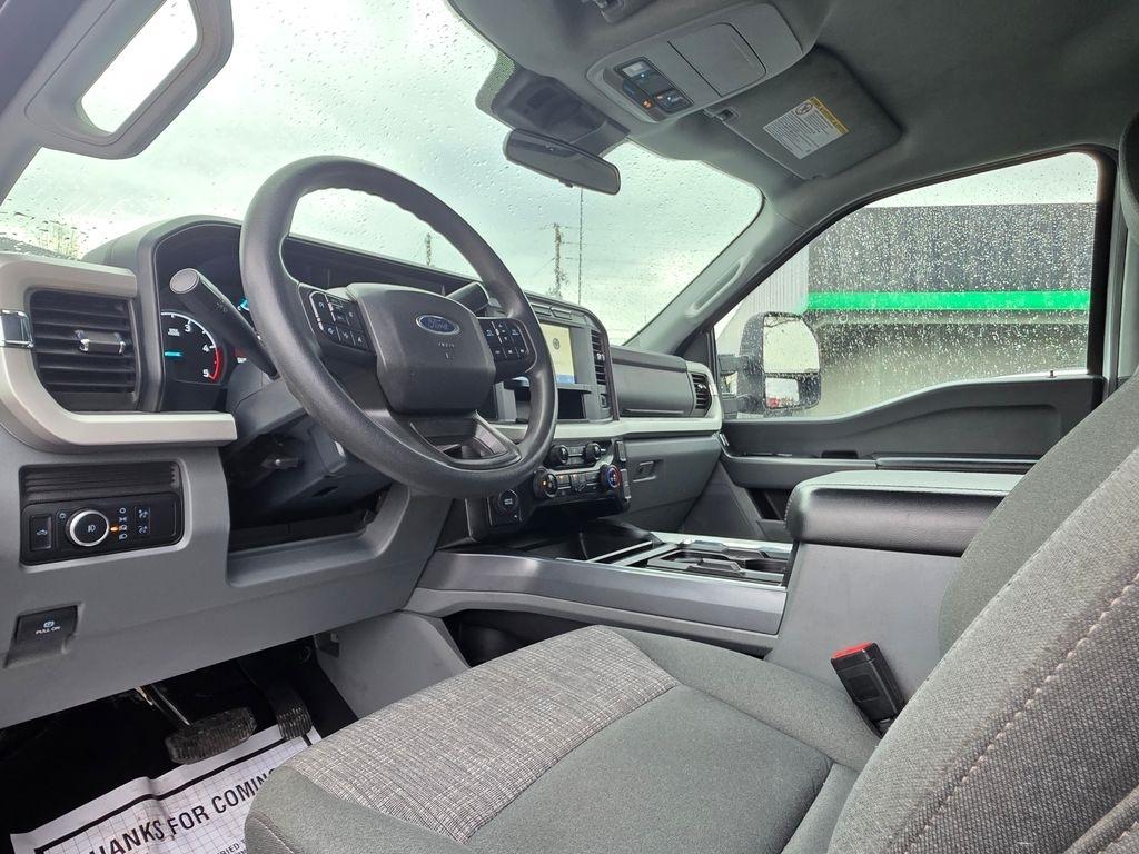 Ford Super Duty F-350 DRW  2024