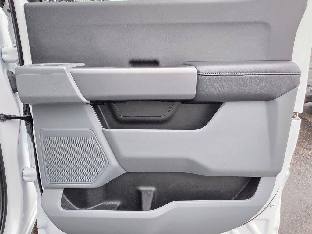 Ford Super Duty F-350 DRW  2024