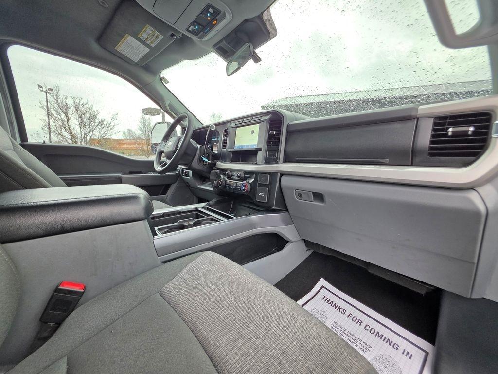 Ford Super Duty F-350 DRW  2024