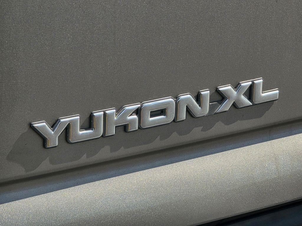 GMC Yukon XL Denali  2003
