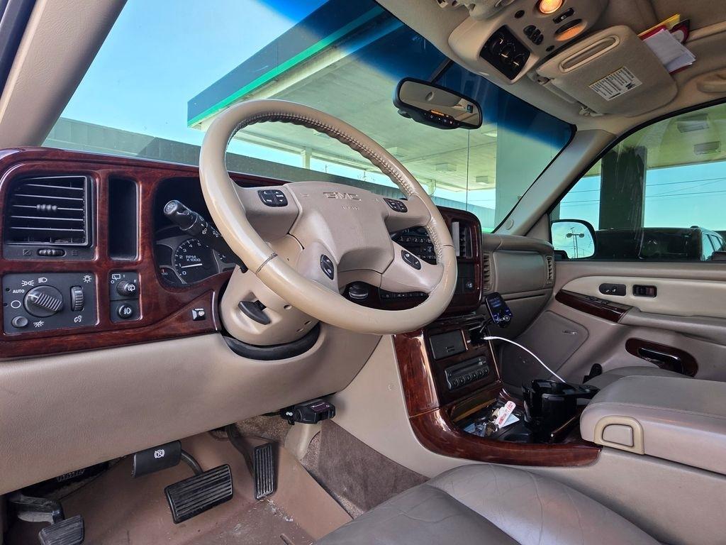 GMC Yukon XL Denali  2003