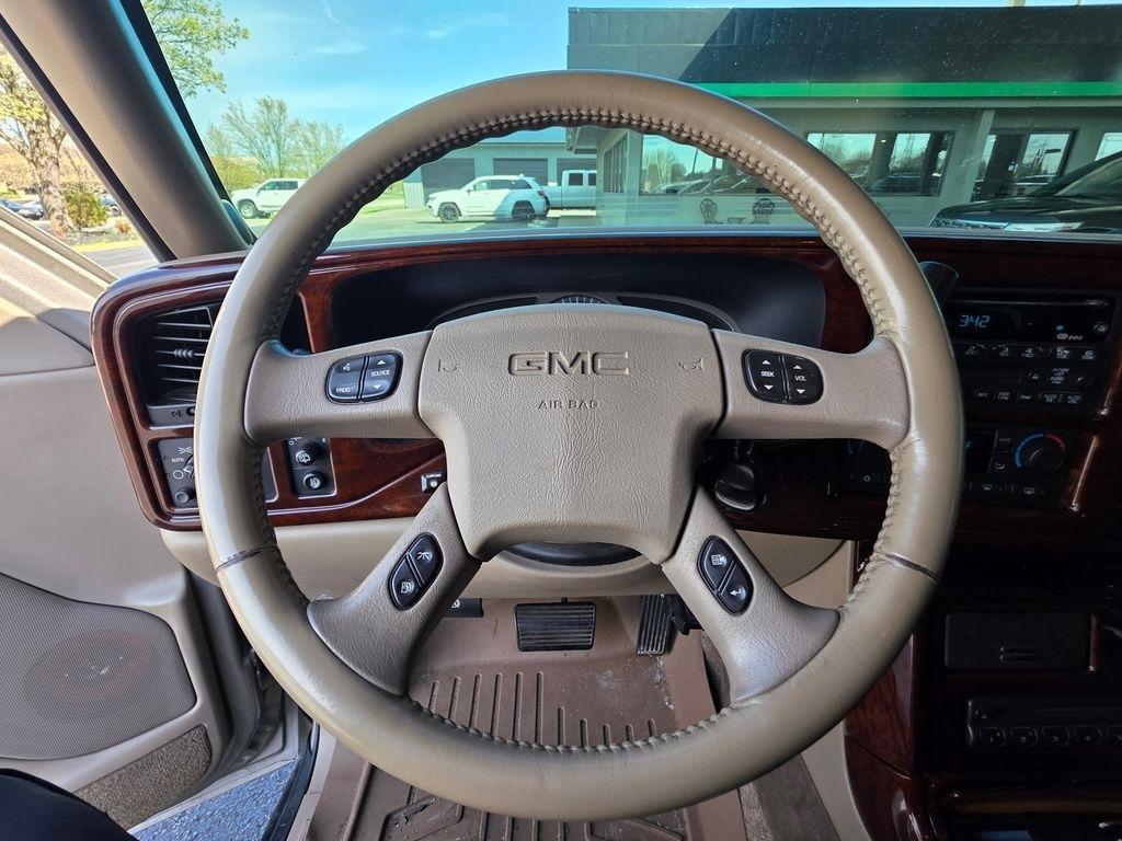 GMC Yukon XL Denali  2003