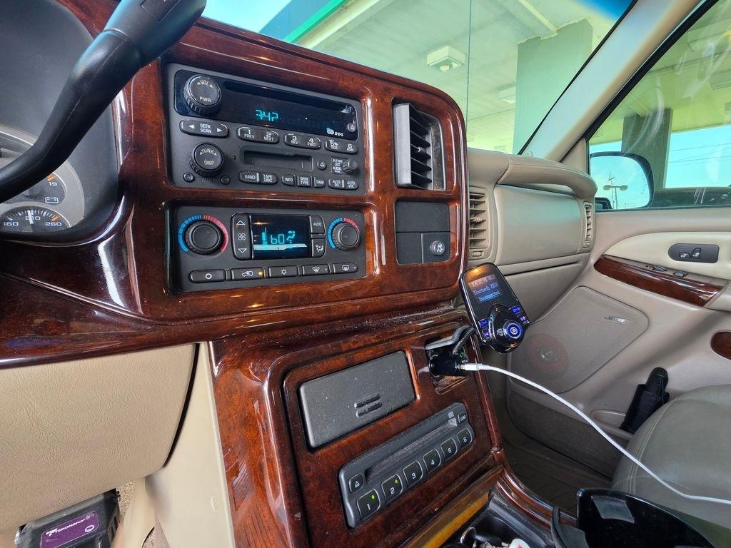 GMC Yukon XL Denali  2003