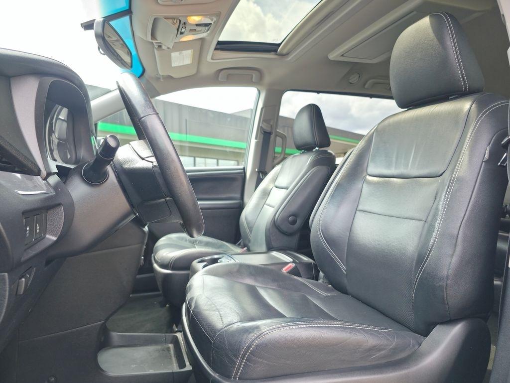 Toyota Sienna  2017