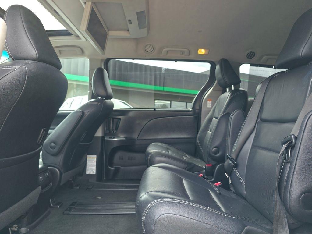 Toyota Sienna  2017