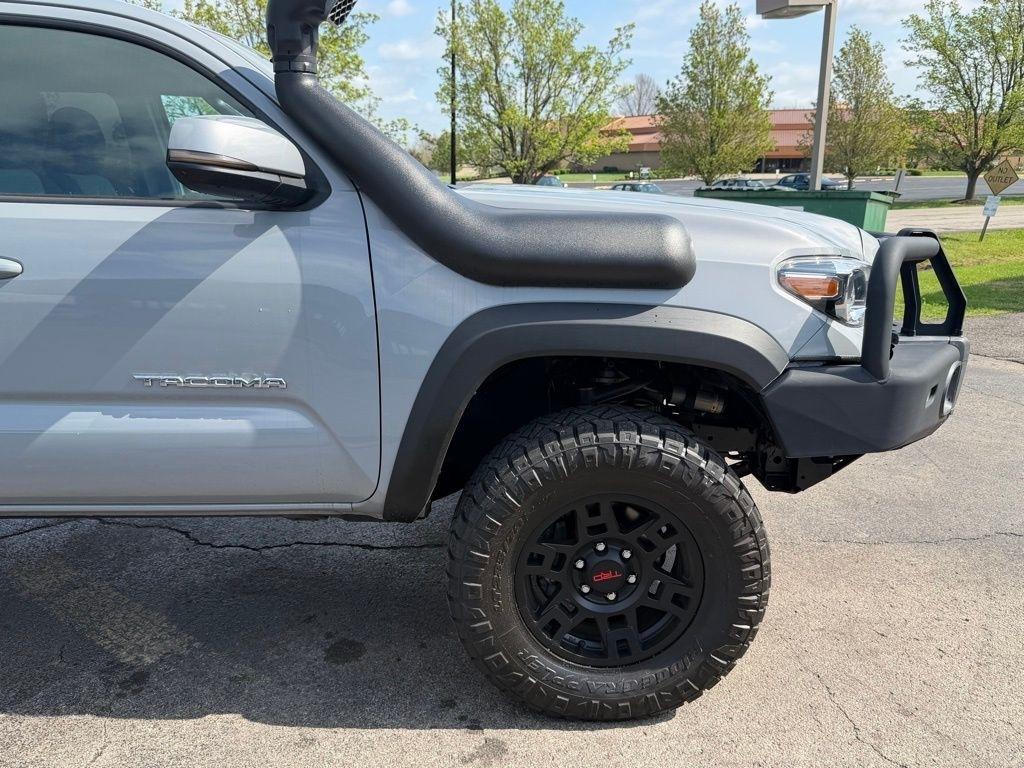 Toyota Tacoma 4WD  2021