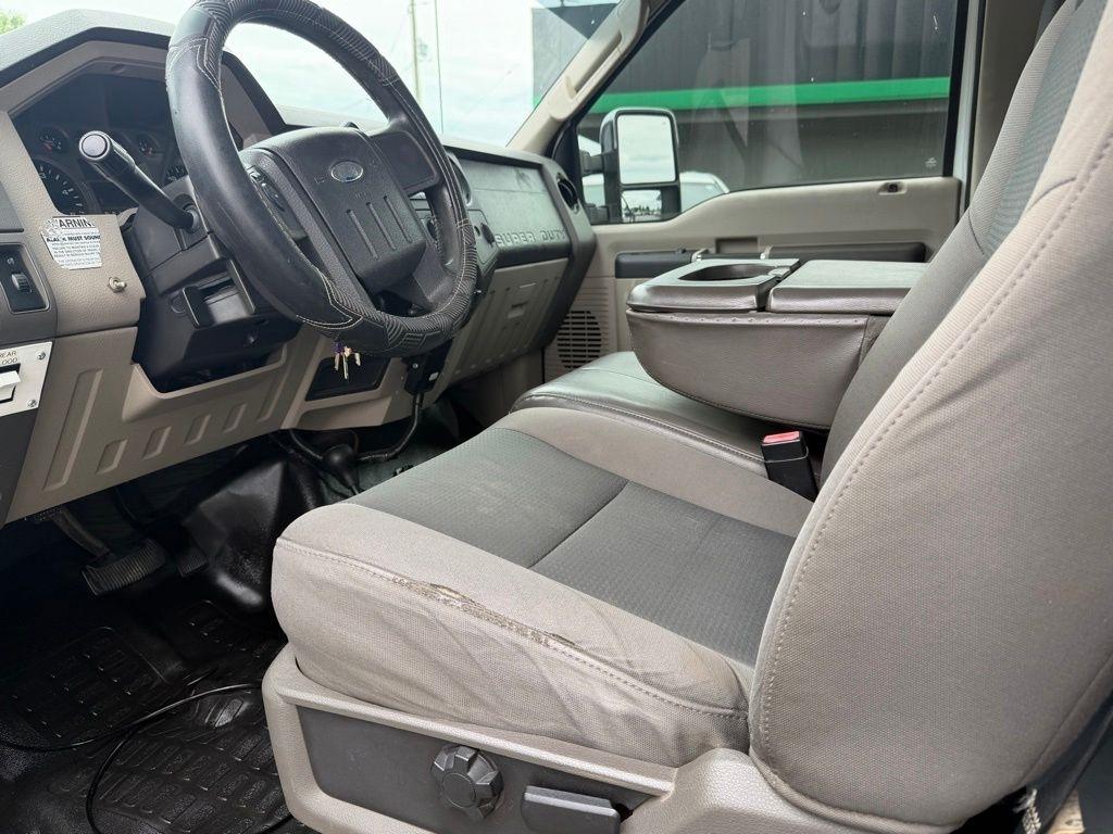 Ford Super Duty F-550 DRW  2010