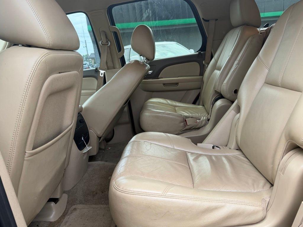 Chevrolet Tahoe  2011