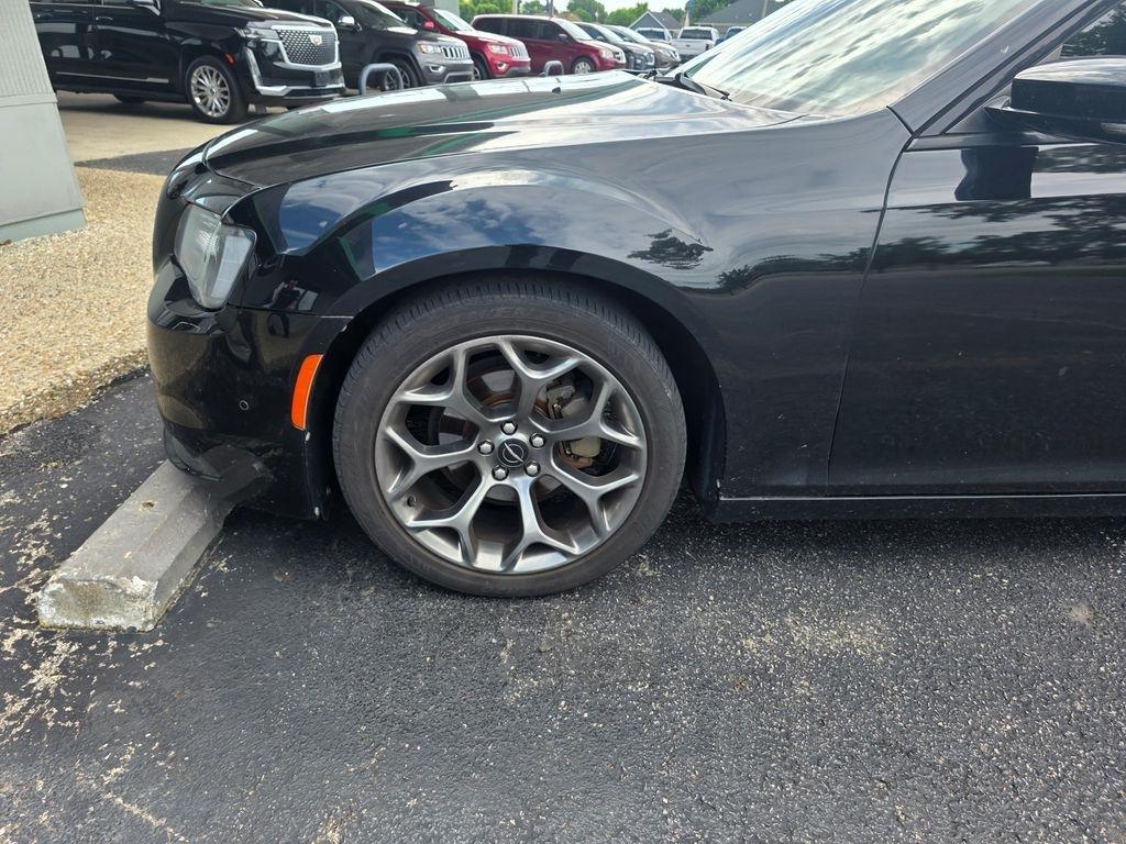 Chrysler 300  2017