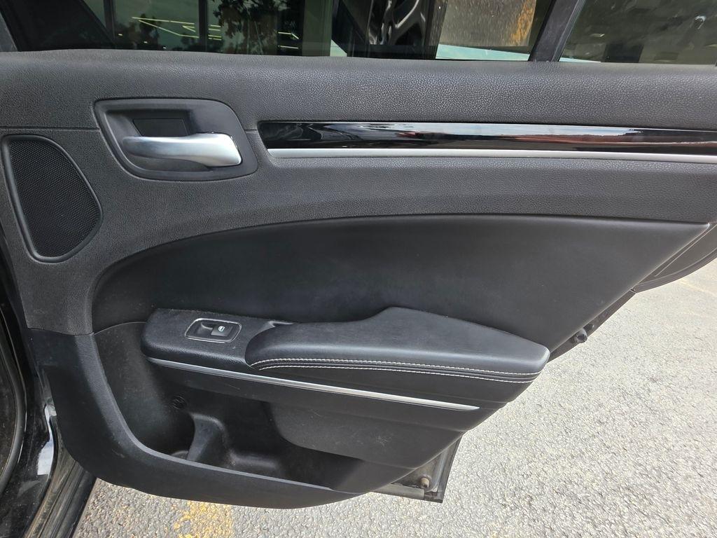 Chrysler 300  2017