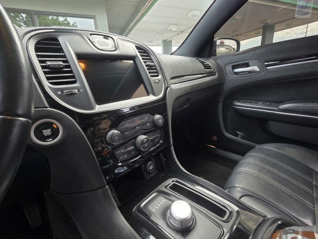 Chrysler 300  2017