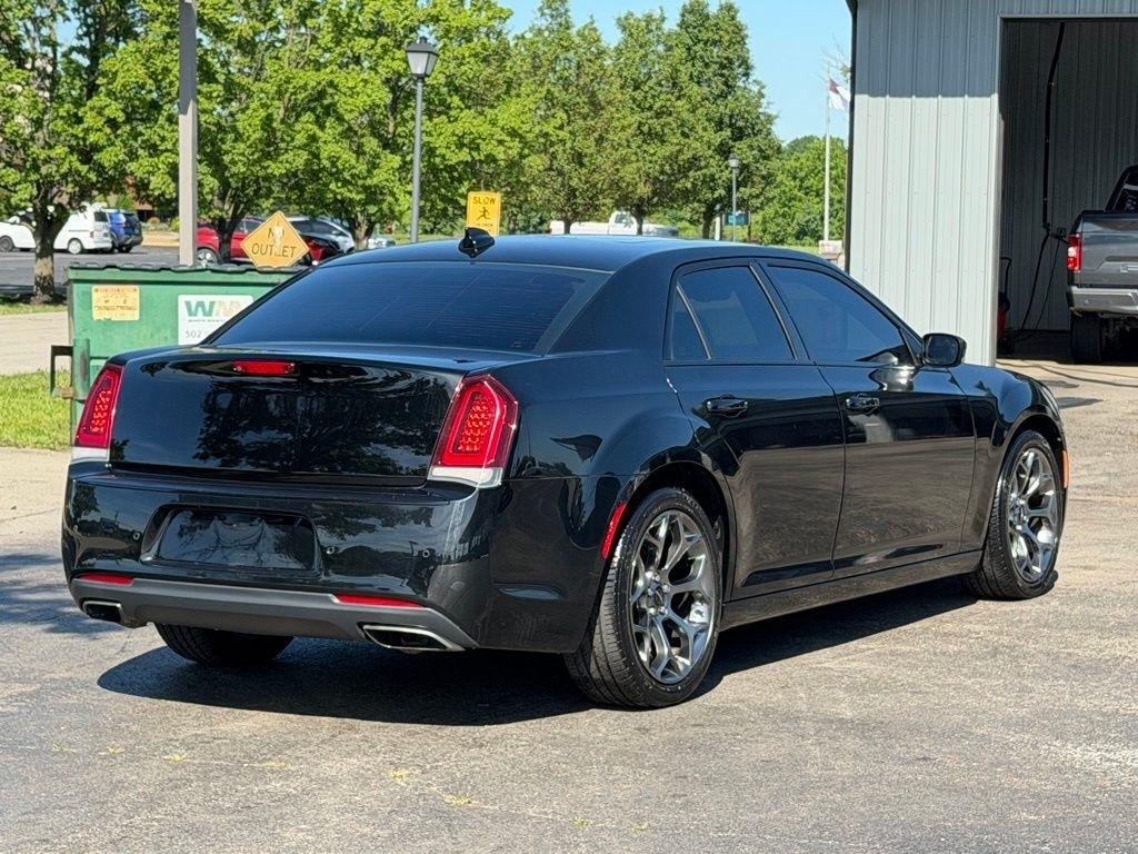 Chrysler 300  2017