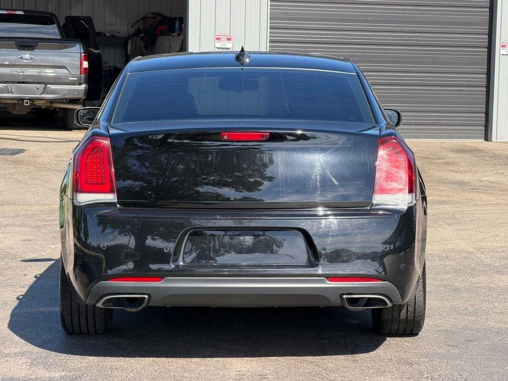 Chrysler 300  2017