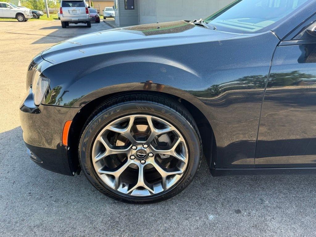 Chrysler 300  2017