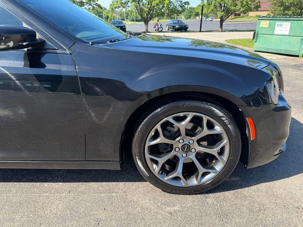 Chrysler 300  2017
